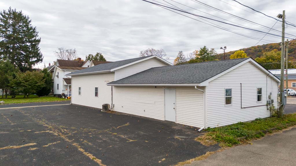 523 S Main St, Athens