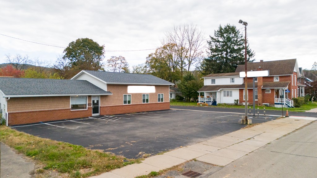 523 S Main St, Athens