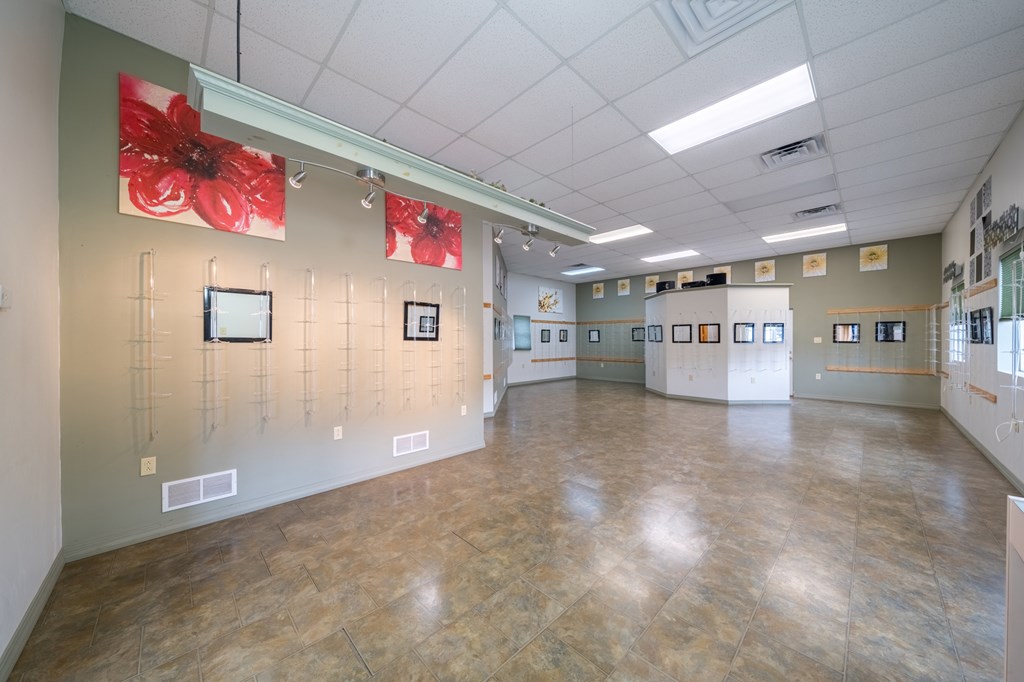 523 S Main St, Athens