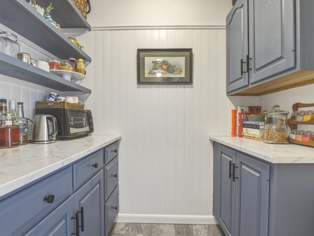 1383 Orange Hill
