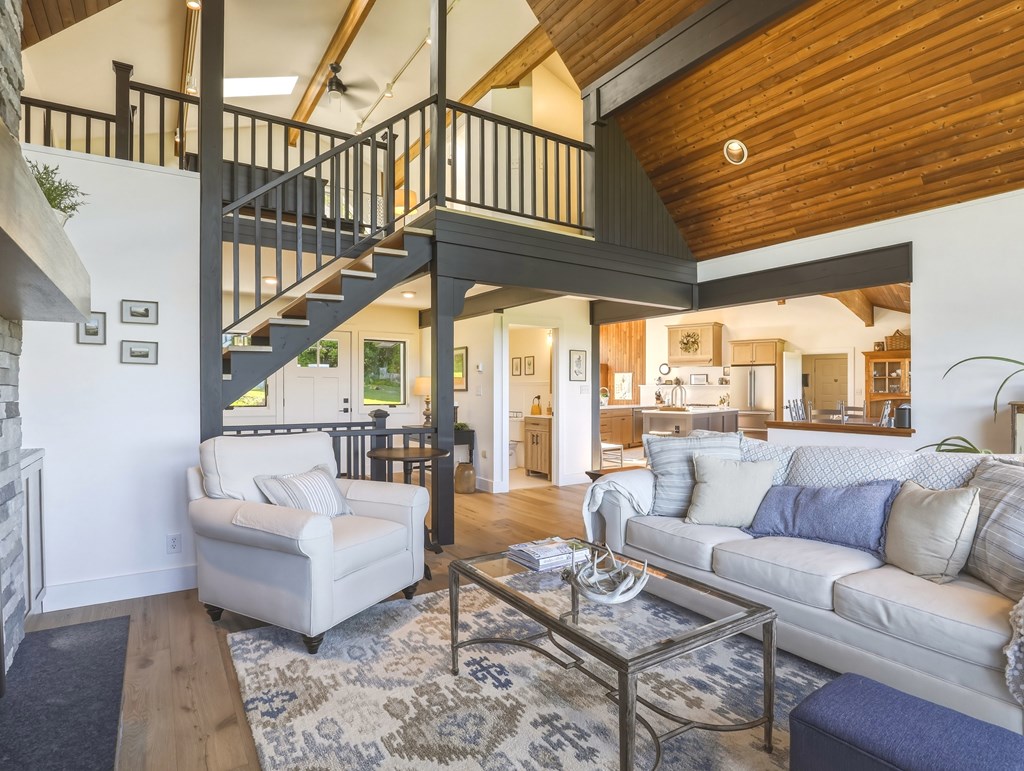 1383 Orange Hill
