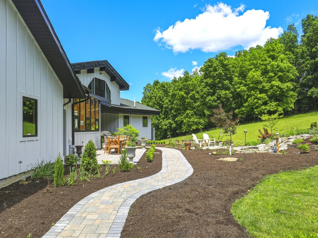 1383 Orange Hill