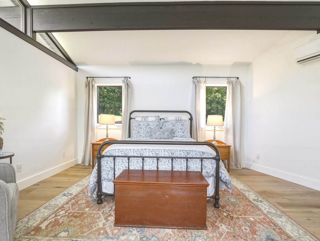 1383 Orange Hill