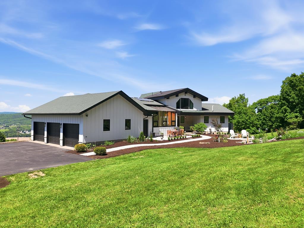 1383 Orange Hill