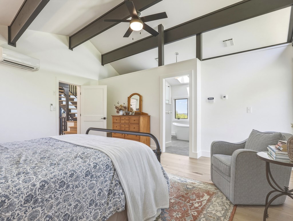 1383 Orange Hill