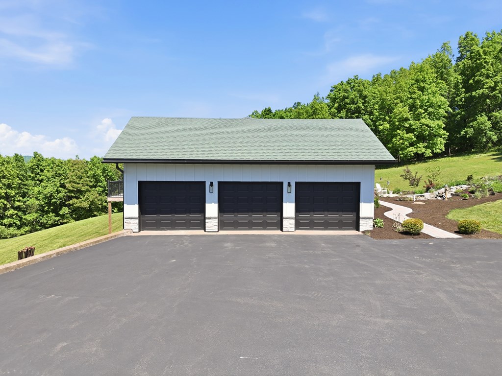 1383 Orange Hill