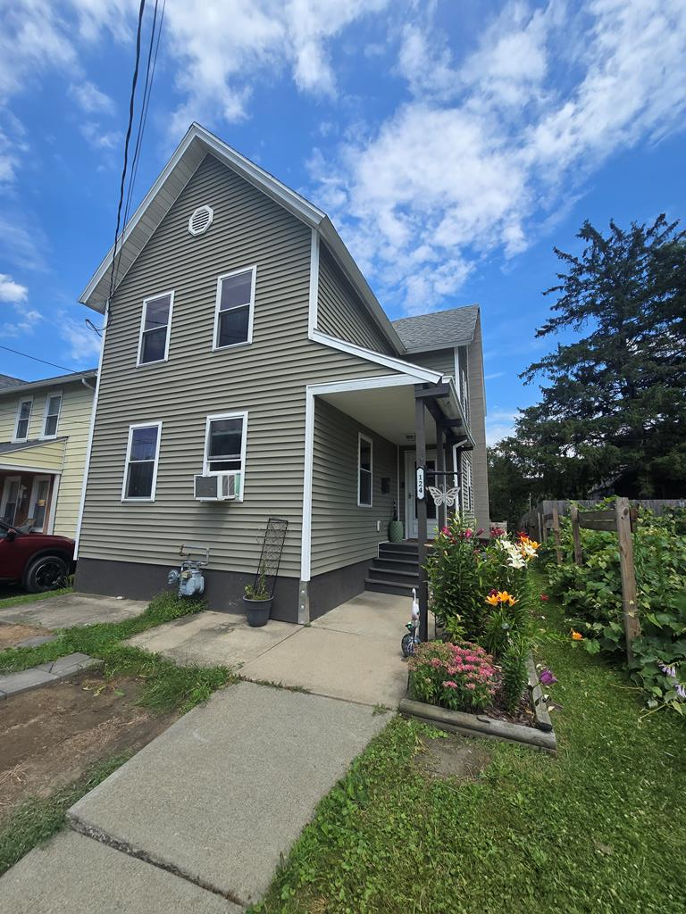 124 N Higging Ave