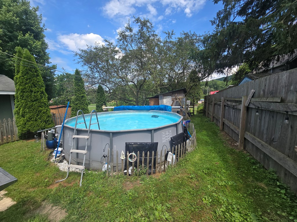 124 N Higging Ave
