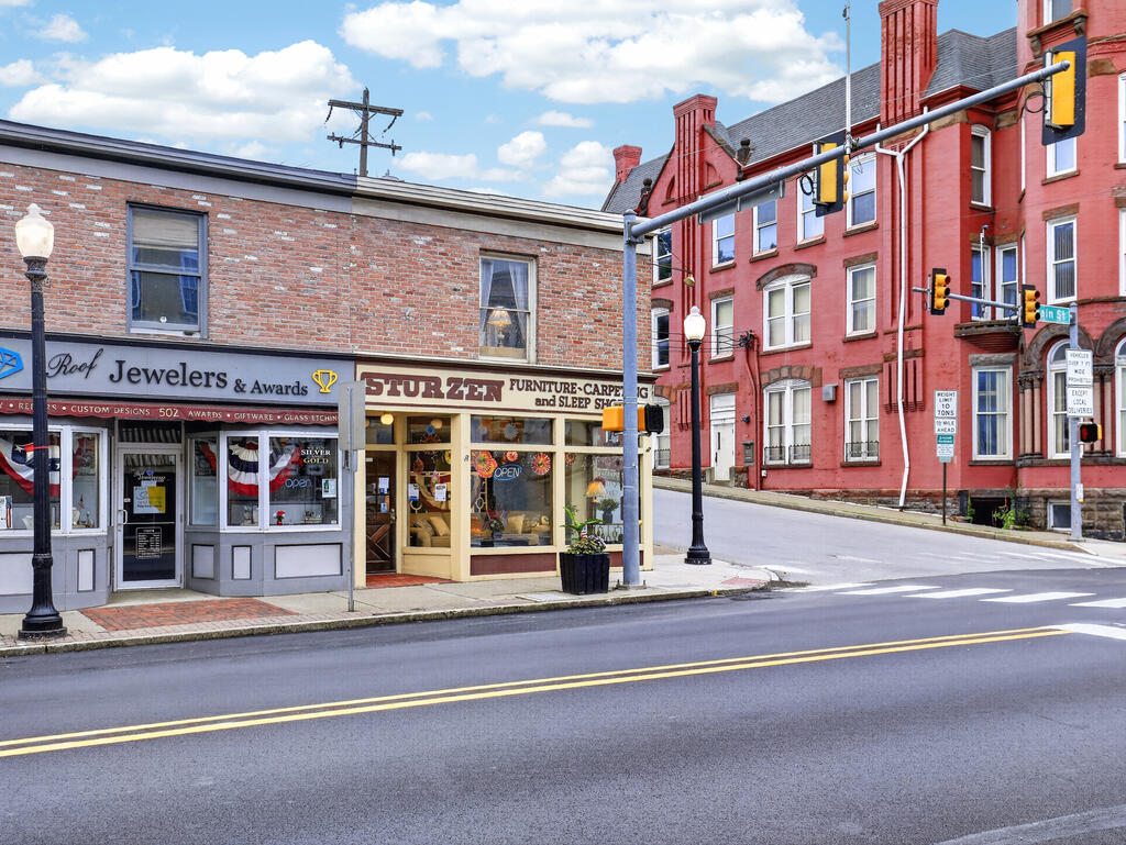 500 Main St