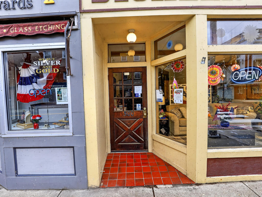 500 Main St