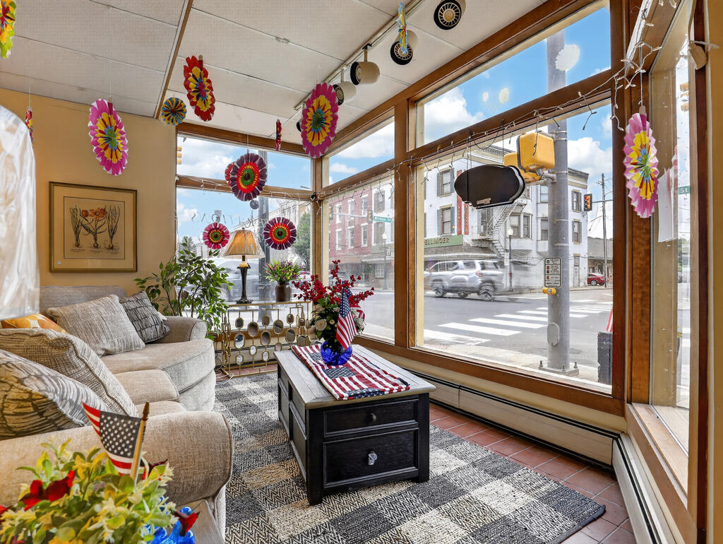 500 Main St