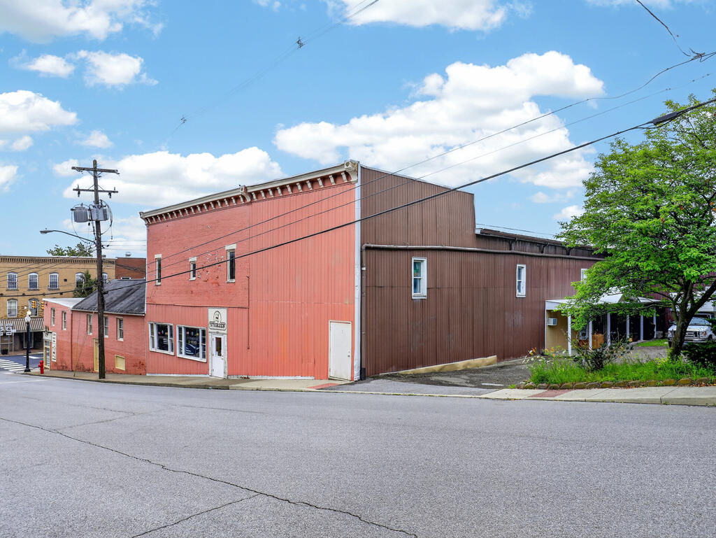 500 Main St