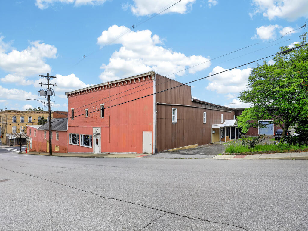 500 Main St