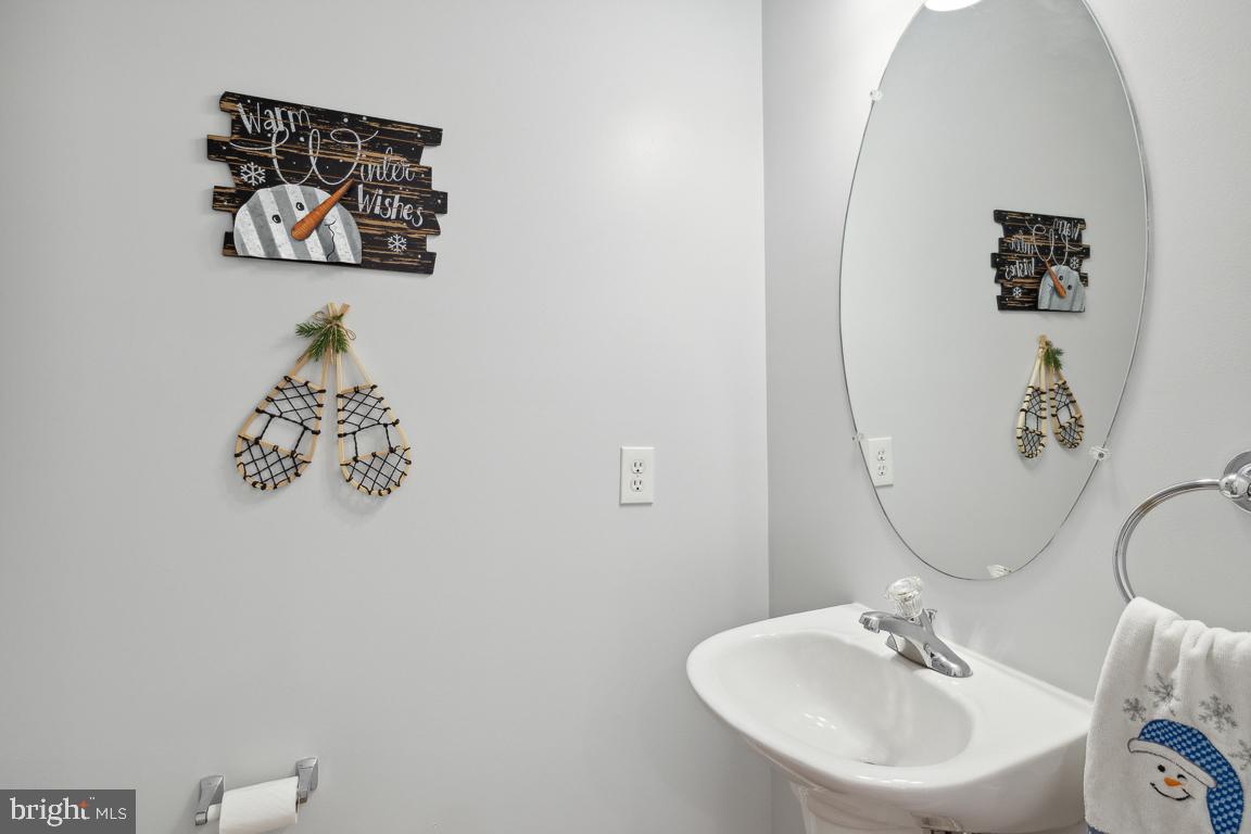 904 Kestrel Ct