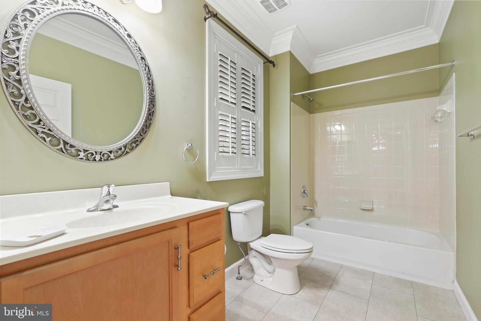 8905 Laurel Overlook Dr