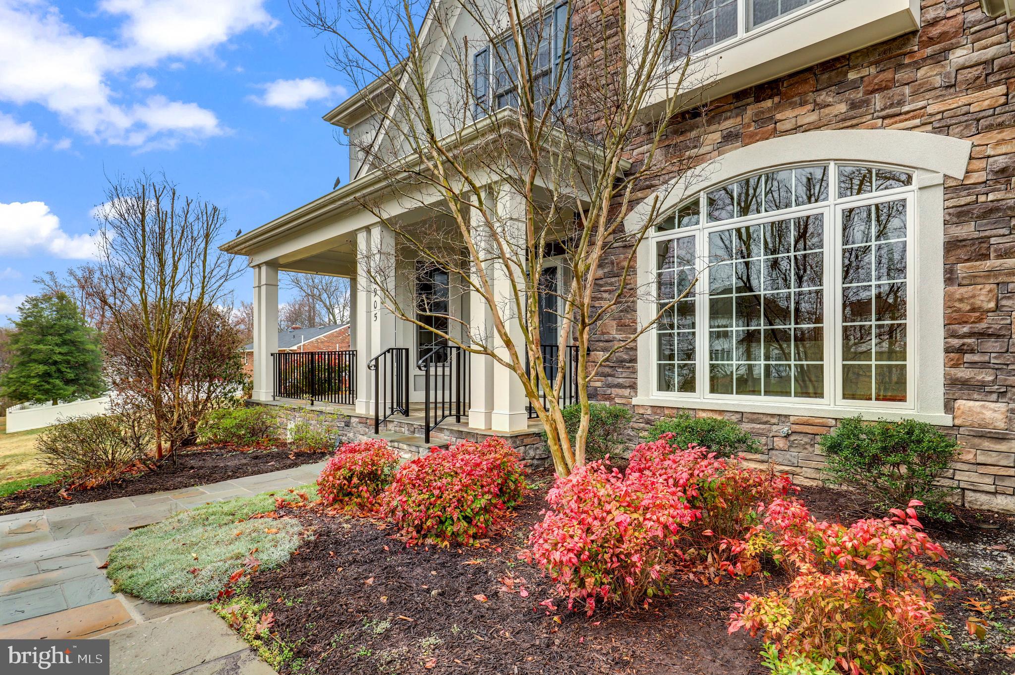 8905 Laurel Overlook Dr