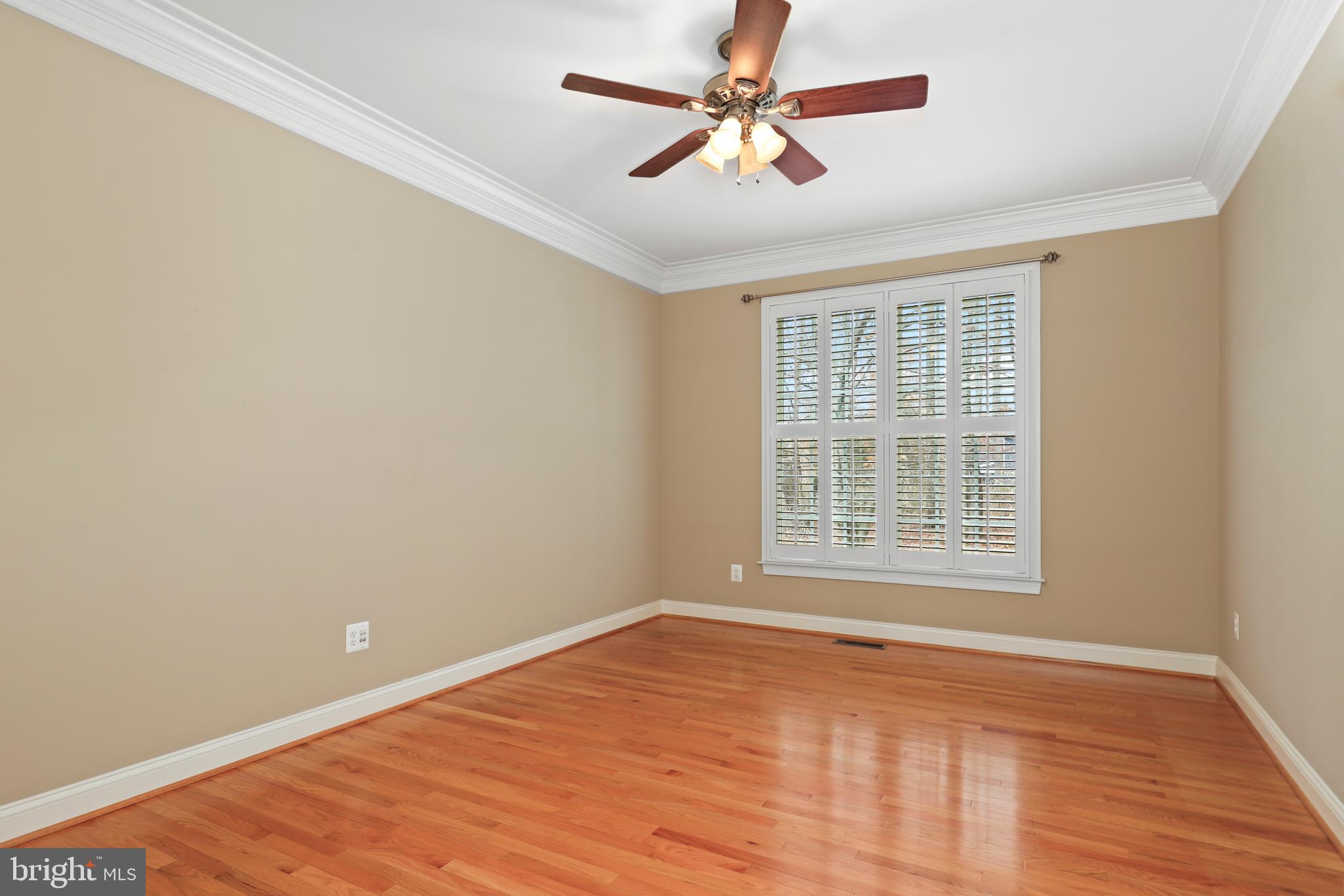 8905 Laurel Overlook Dr