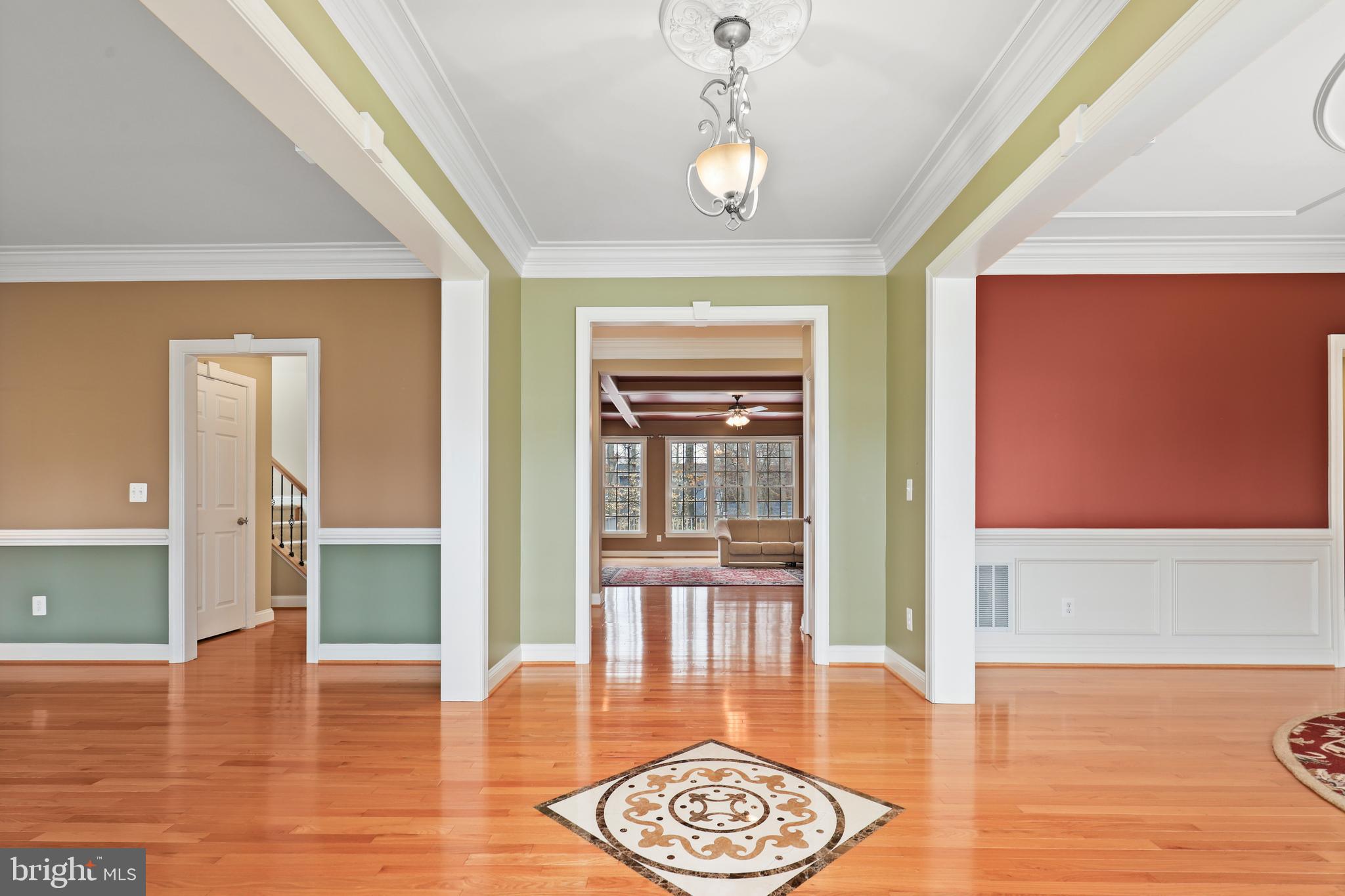 8905 Laurel Overlook Dr