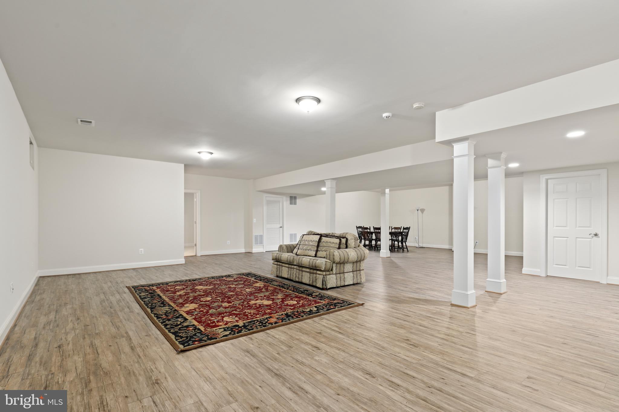 8905 Laurel Overlook Dr