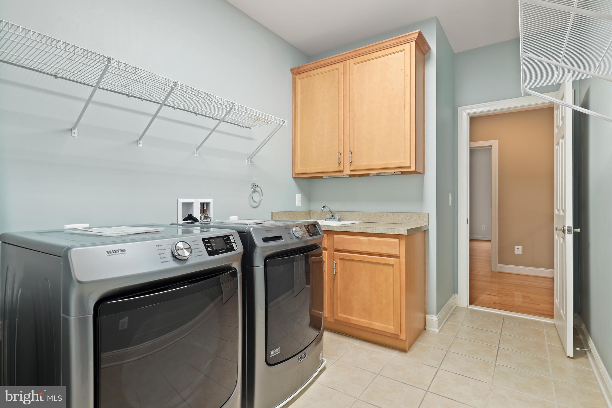 8905 Laurel Overlook Dr