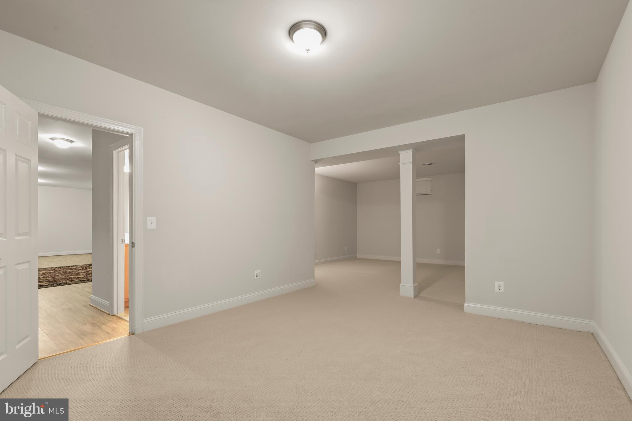 8905 Laurel Overlook Dr