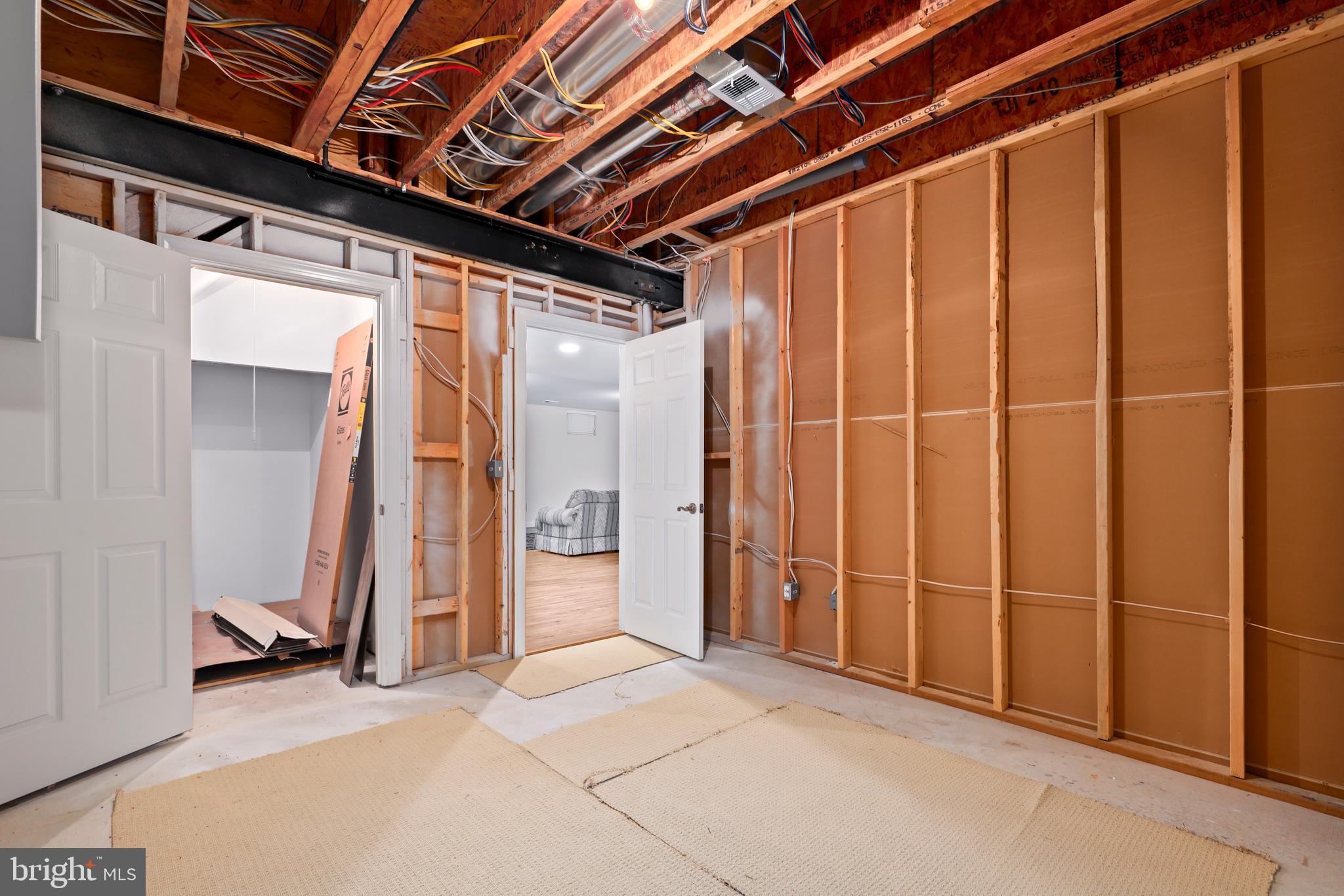 8905 Laurel Overlook Dr