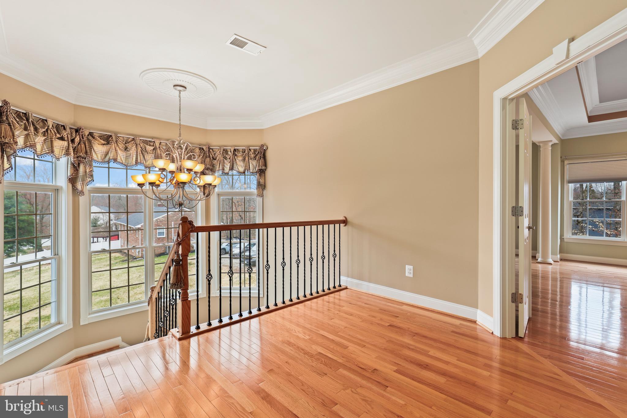 8905 Laurel Overlook Dr