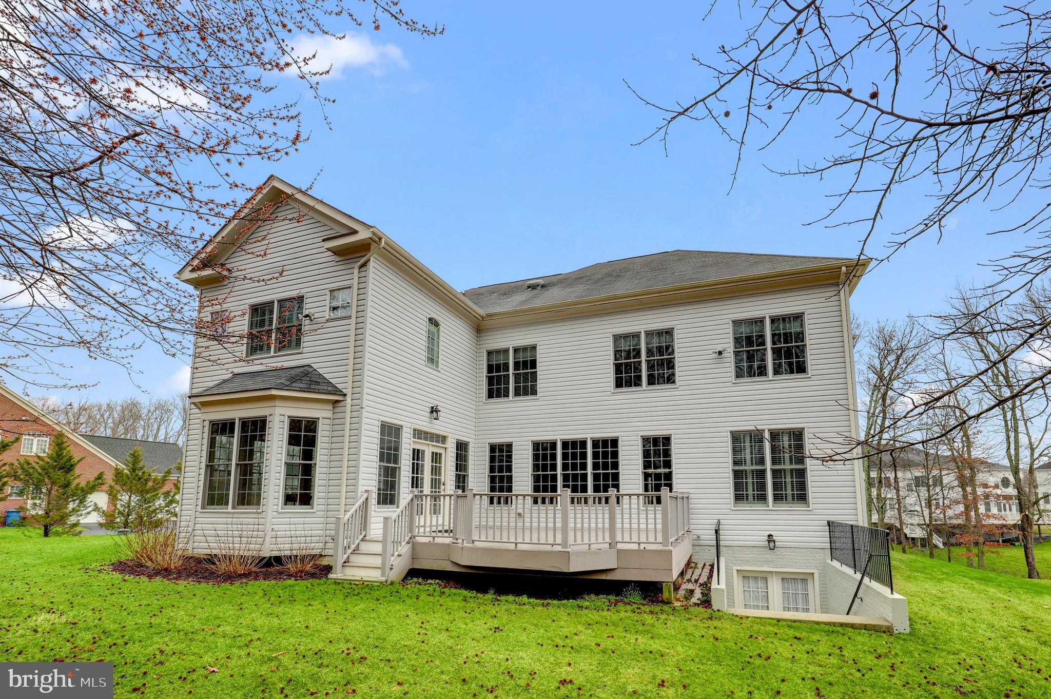 8905 Laurel Overlook Dr