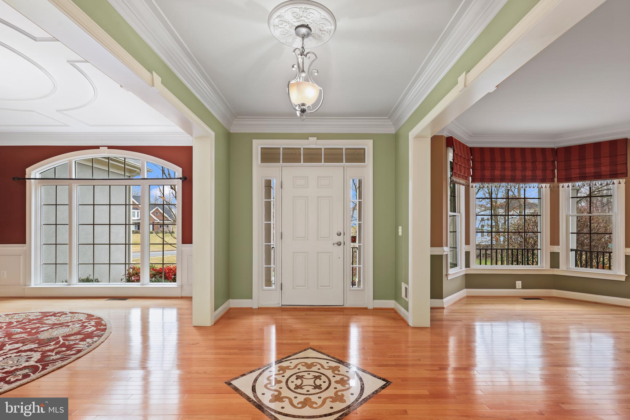 8905 Laurel Overlook Dr