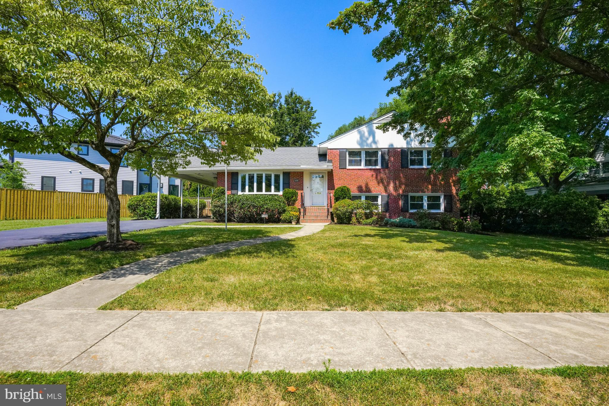 1408 MAYFLOWER DR