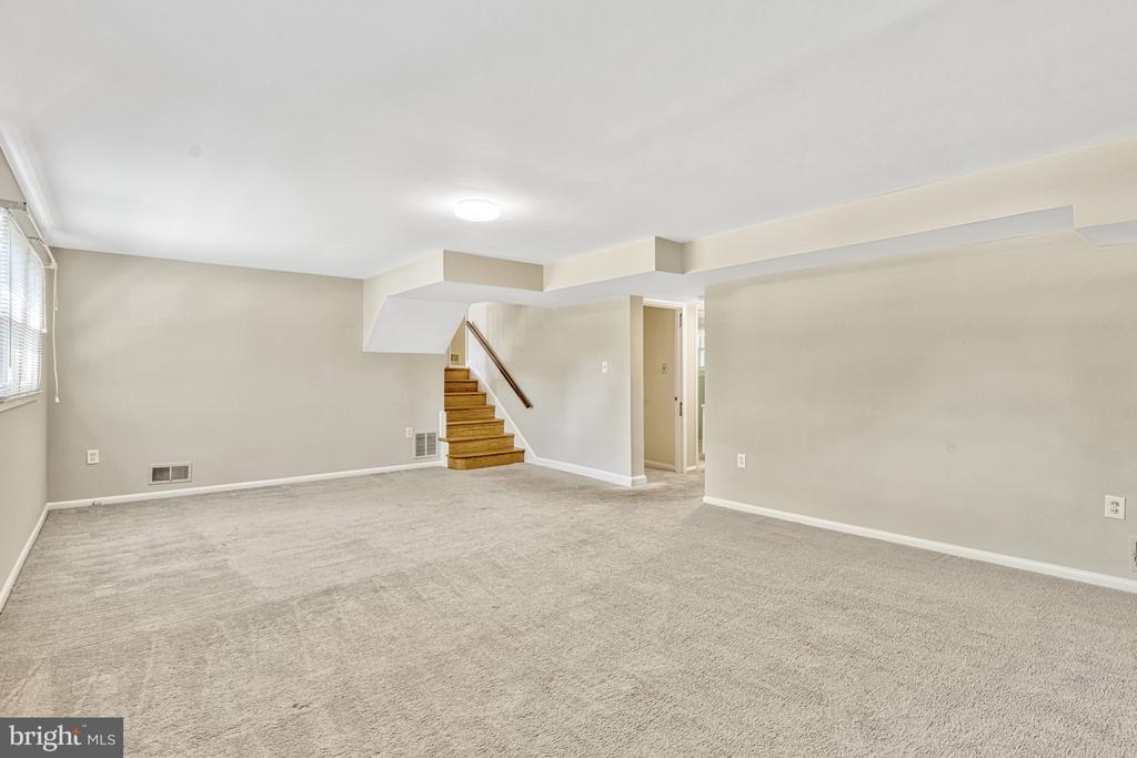 1408 MAYFLOWER DR