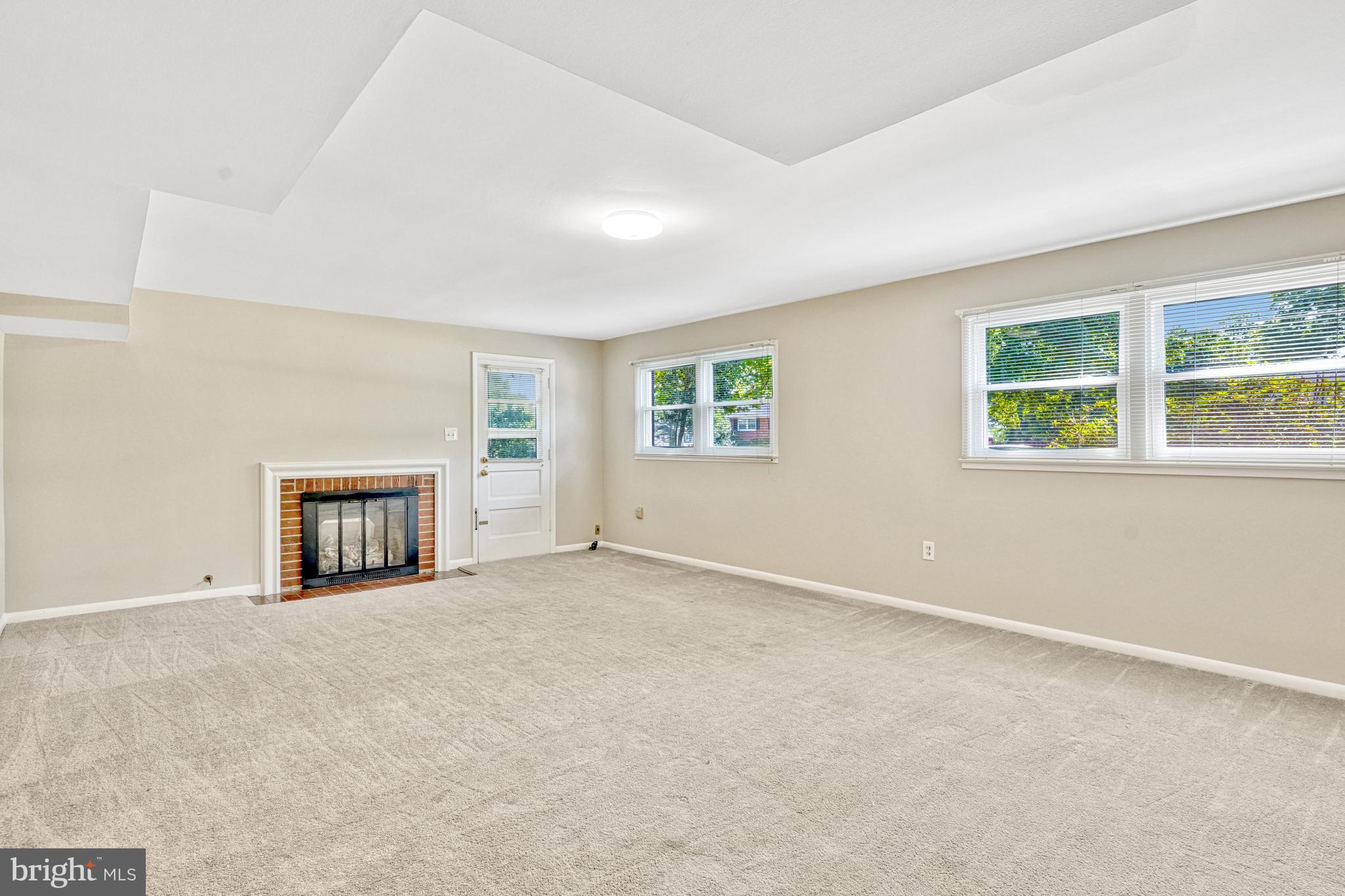 1408 MAYFLOWER DR