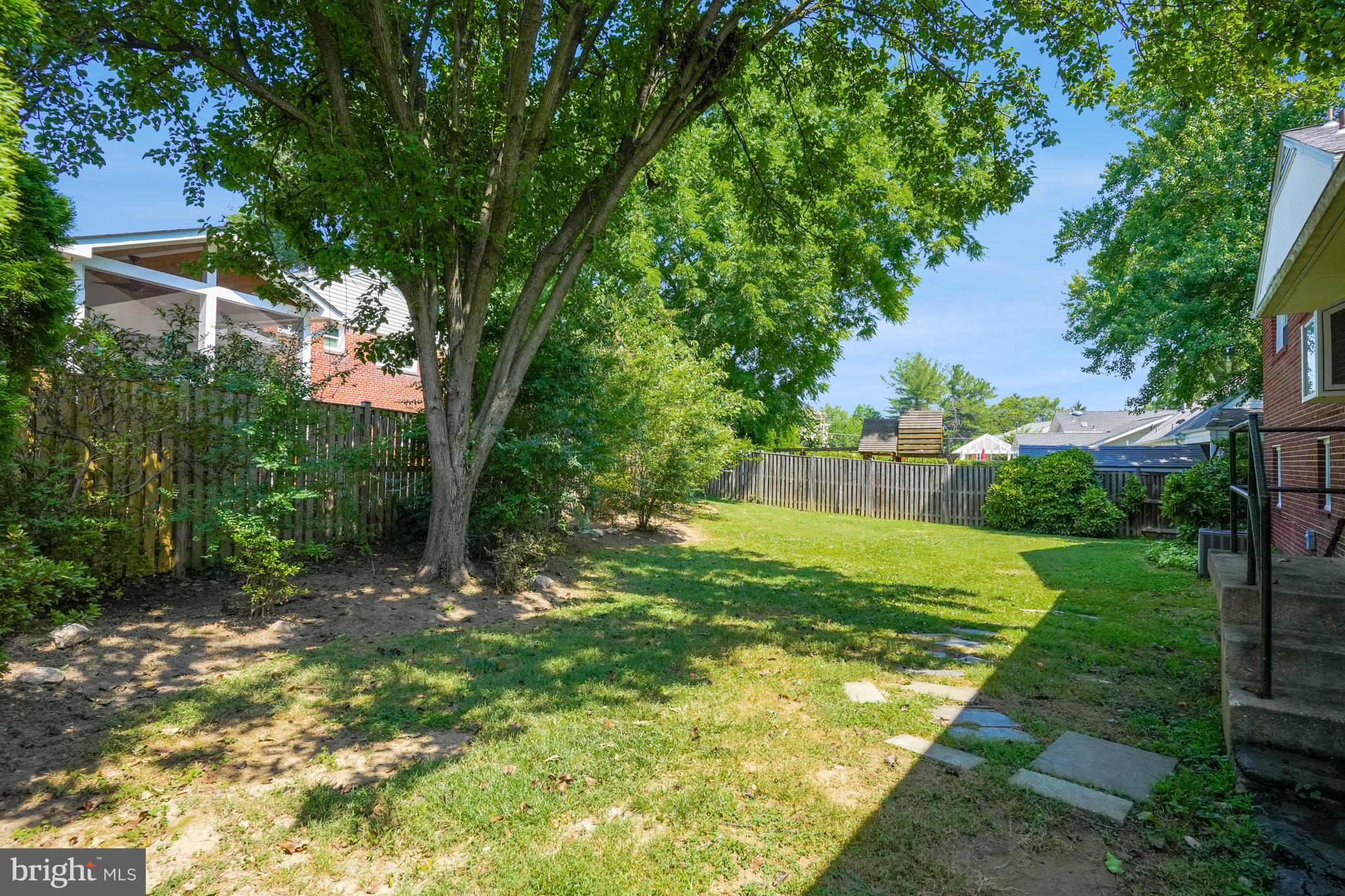 1408 MAYFLOWER DR