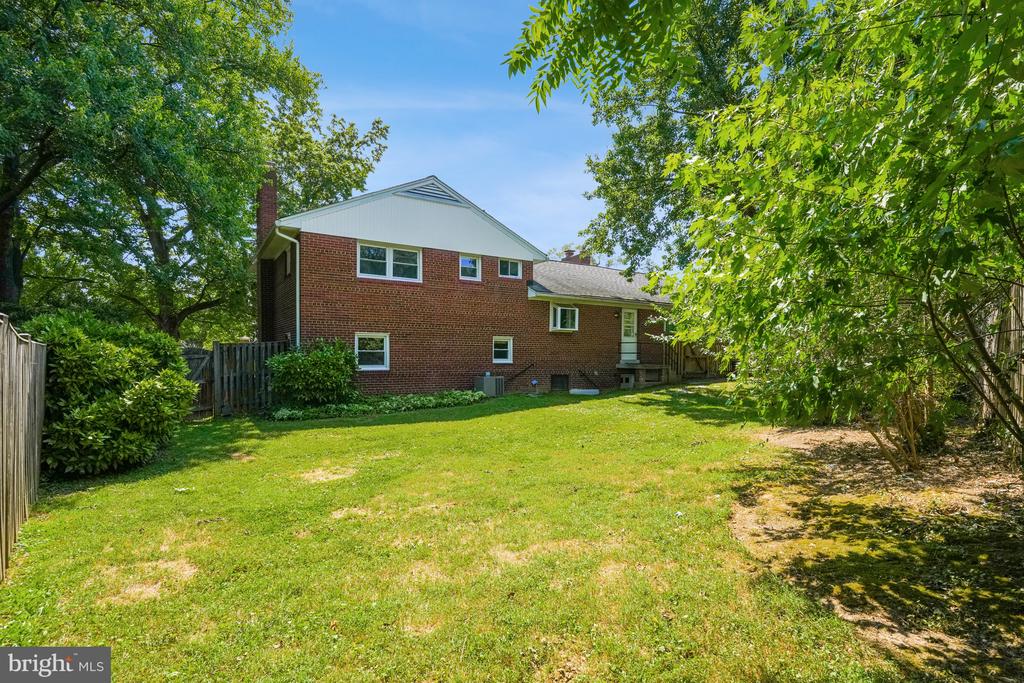 1408 MAYFLOWER DR
