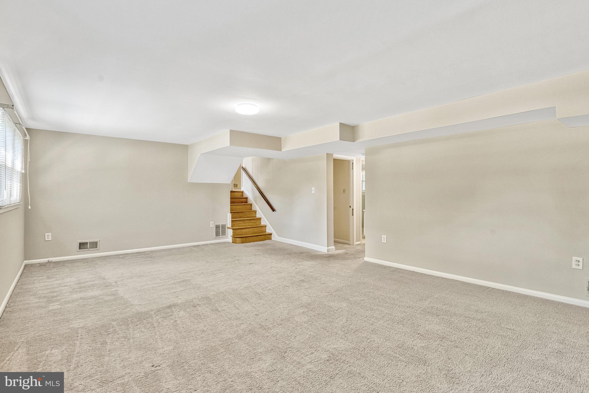 1408 MAYFLOWER DR