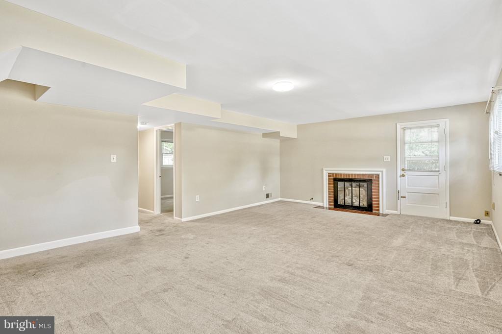 1408 MAYFLOWER DR