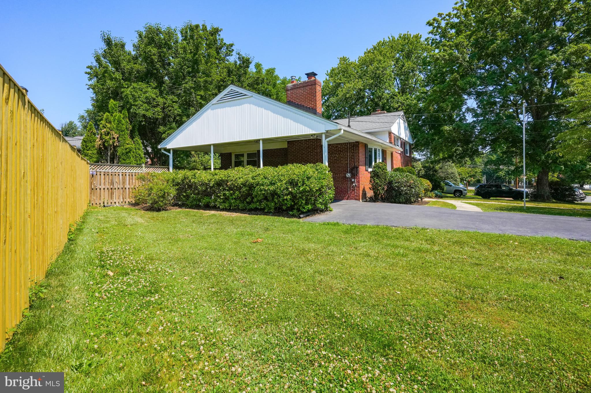 1408 MAYFLOWER DR