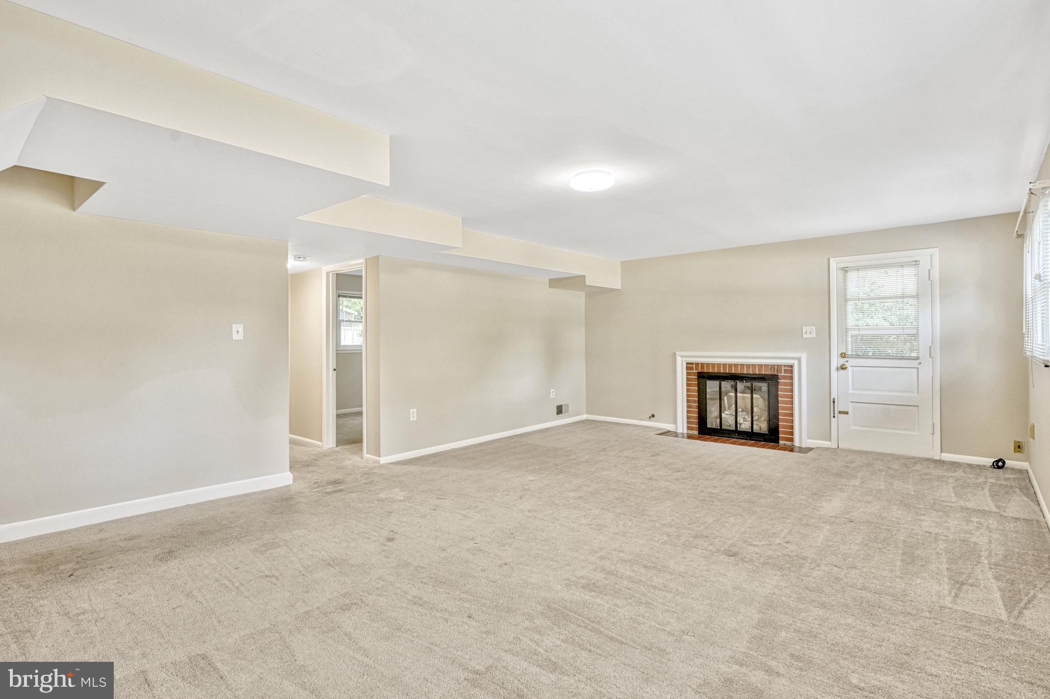 1408 MAYFLOWER DR