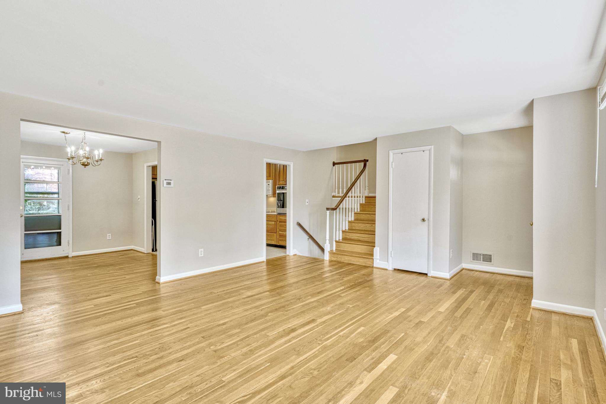 1408 MAYFLOWER DR