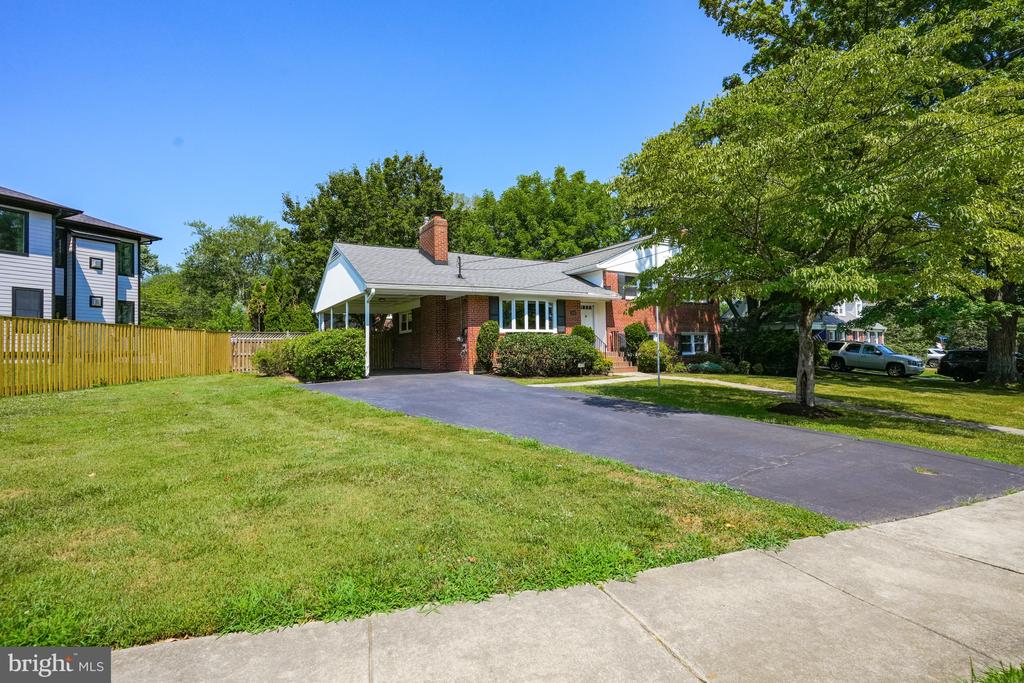 1408 MAYFLOWER DR