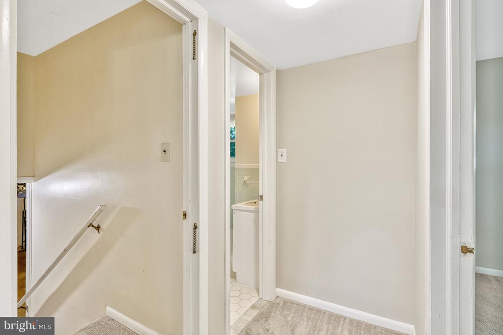1408 MAYFLOWER DR