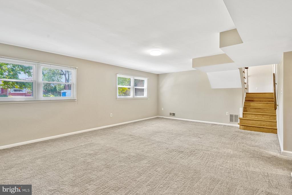 1408 MAYFLOWER DR
