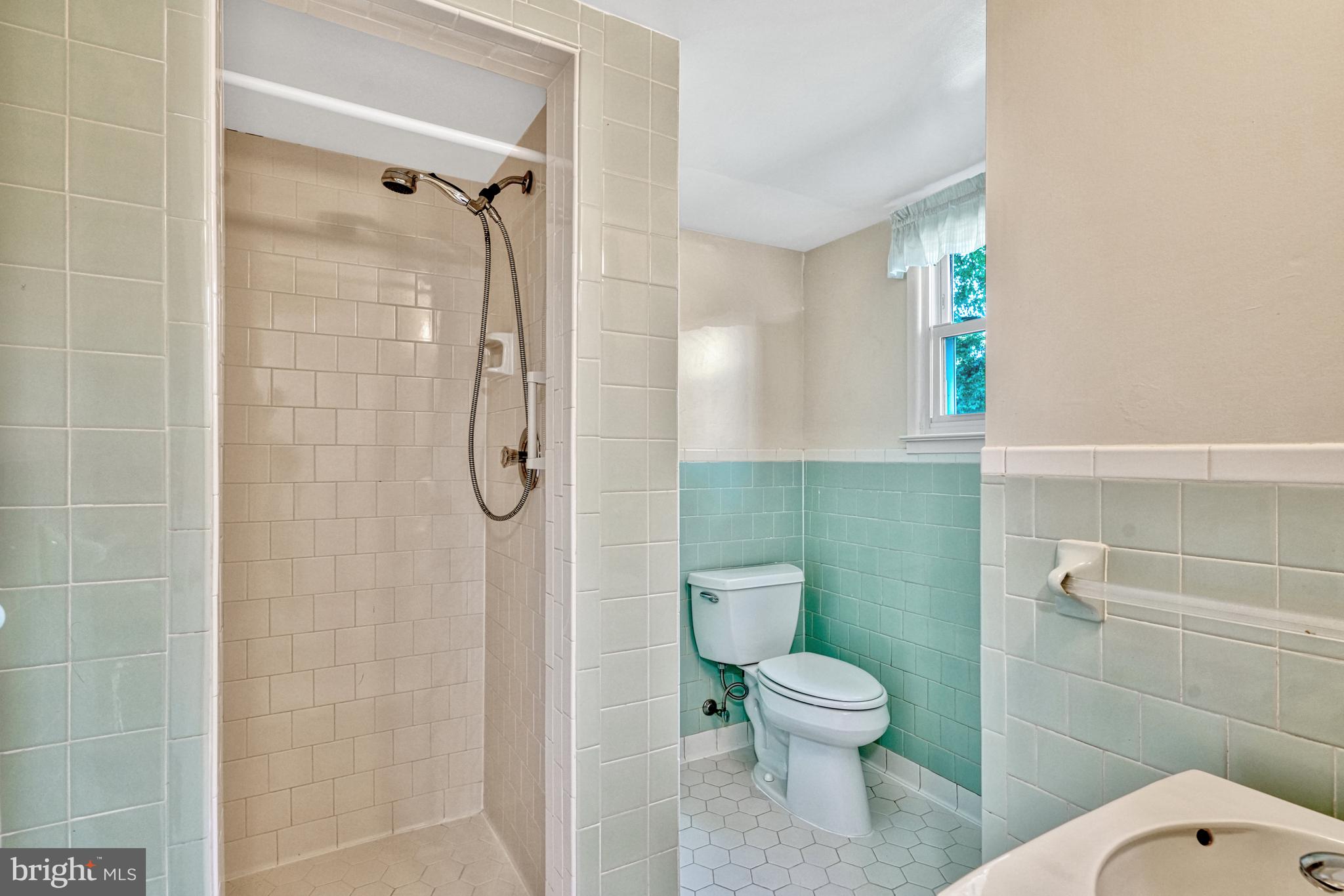1408 MAYFLOWER DR