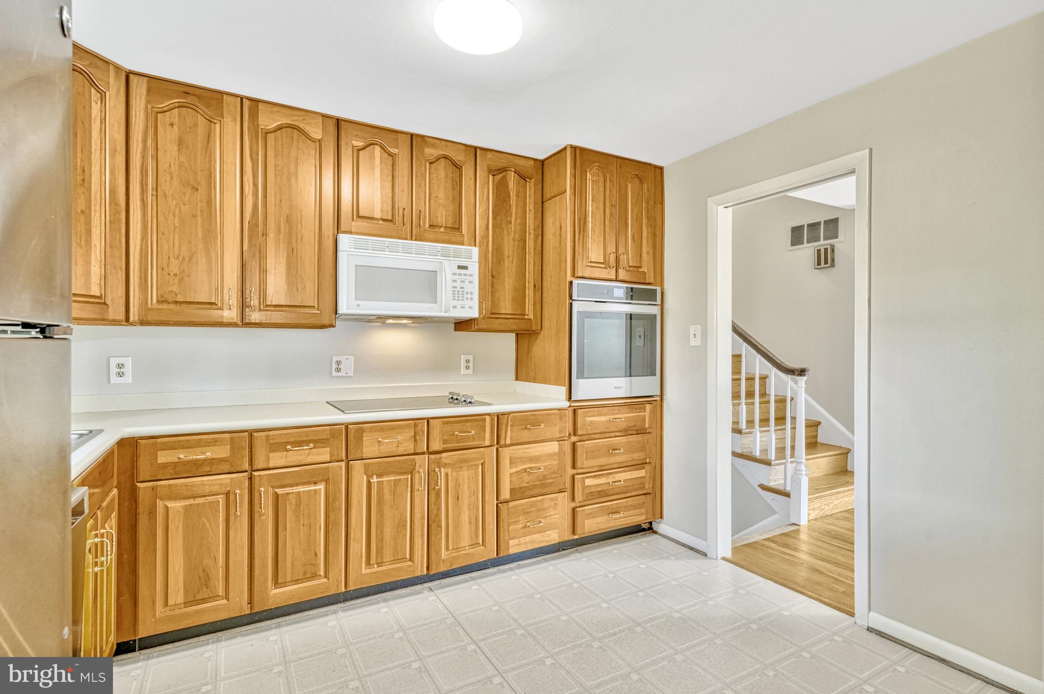 1408 MAYFLOWER DR