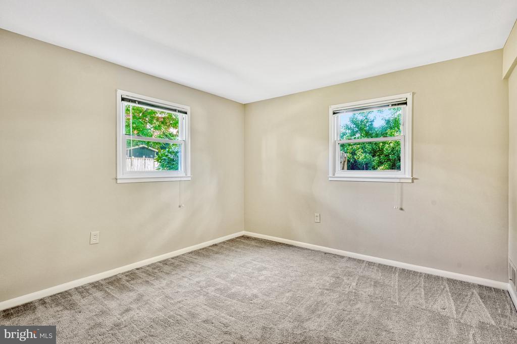 1408 MAYFLOWER DR