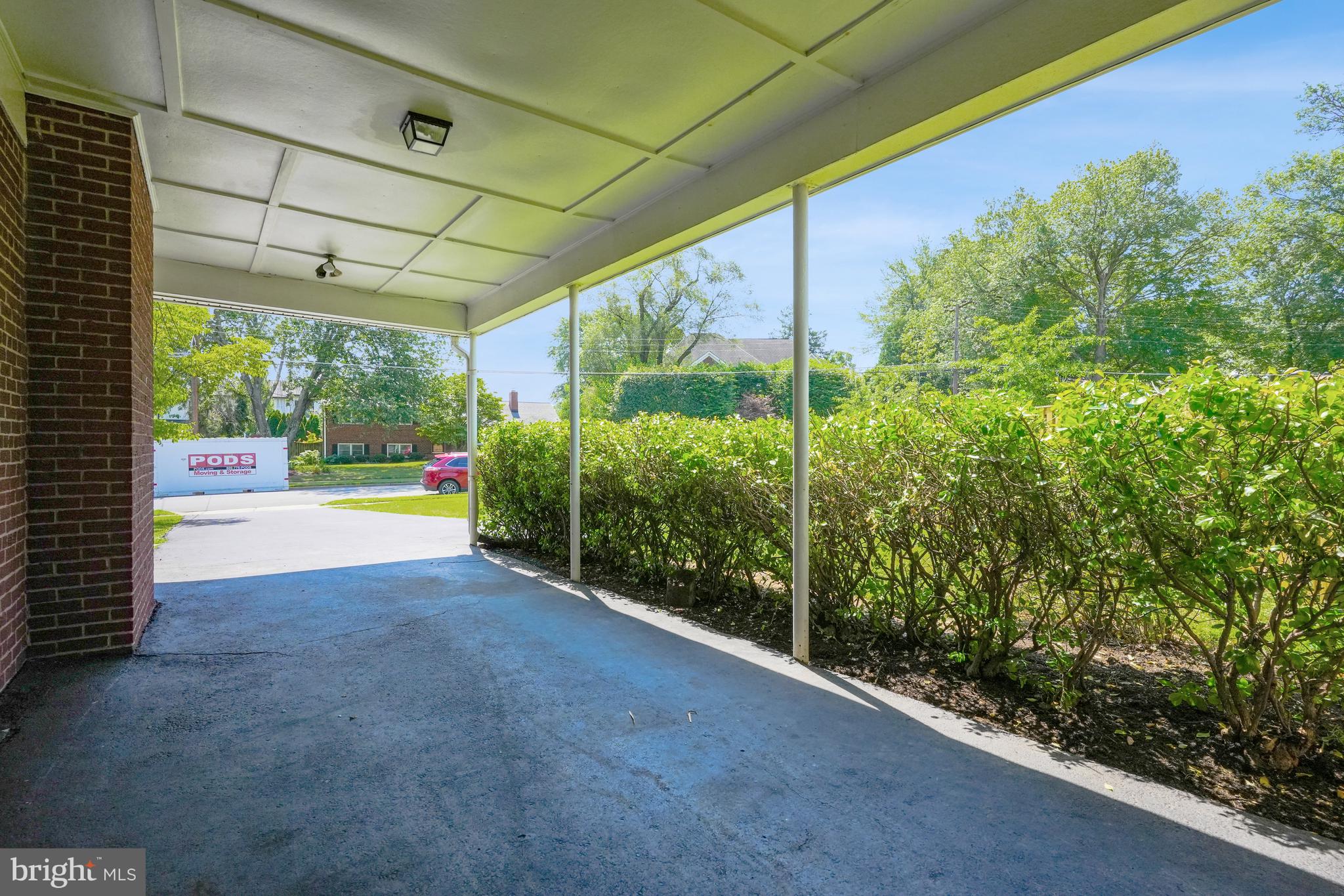 1408 MAYFLOWER DR