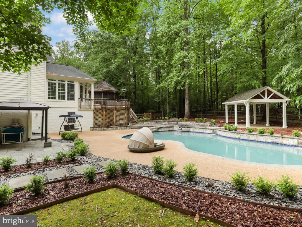 8197 COTTAGE ROSE COURT