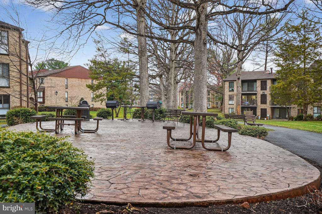 2018 COLTS NECK ROAD 10/11B