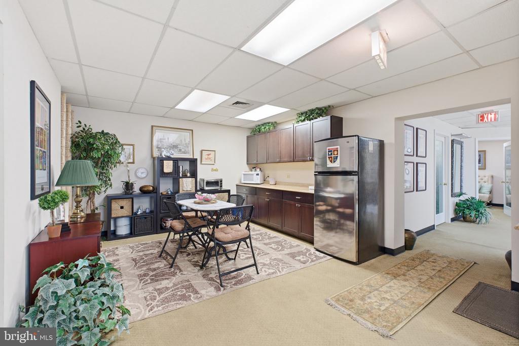 5051 BACKLICK ROAD A & B