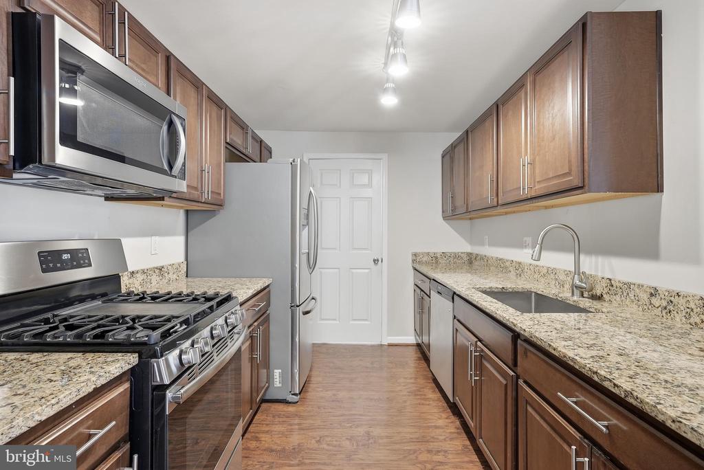 8986 HARROVER PLACE Unit: 86B